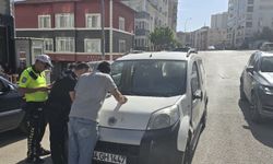 Otomobilini park etmek isterken kaza yaptı: 1 yaralı