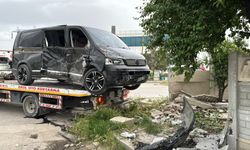 Komşuda minibüs ile kamyonet çarpıştı: 9 yaralı!