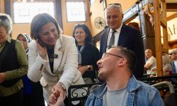 Başkan Ünlüce, özel bireylerin eserlerinden oluşan sergiyi gezdi