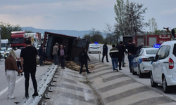 Eskişehir'in komşusunda feci kaza: Kontrolden çıkan kamyon devrildi