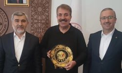 Gazeteci-Yazar Muammer Yıldıtaşı’ndan Eskişehir İl Müftüsü Gül’e ziyaret