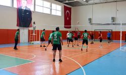 Mihalıççık’ta gençlik haftasına özel dostluk maçı