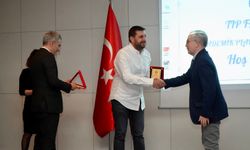 Eskişehir Sanayi Odası’na sağlık ve eğitime katkılarından dolayı anlamlı plaket