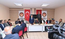 Vali Aksoy, Eskişehir Dost Dernekler Federasyonu Başkanı Arslan ile bir araya geldi