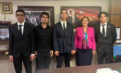 Jale Nur Süllü, Cağaloğlu Anadolu Lisesi öğrencilerini Meclis’te ağırladı