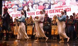 Eskişehir'de Vatanın Anaları temalı gösteri büyük ilgi gördü