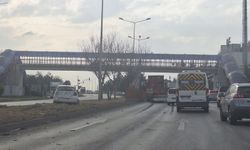 Eskişehir'de kontrolden çıkan TIR ortalığı savaş alanına çevirdi