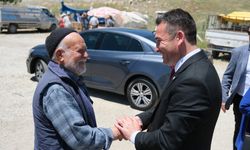 Başkan Dökmeci vatandaşla bayramlaştı