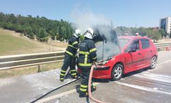 Komşuda otomobilin motor kısmında çıkan yangına zamanında müdahale!