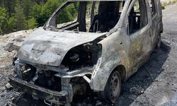 Kütahya'da yanan araç kullanılamaz hale geldi