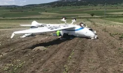 Eskişehir'in komşusunda uçak kazası! Vinçle kaldırıldı