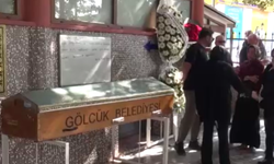 Demet Akalın kuzenini son yolculuğuna uğurladı