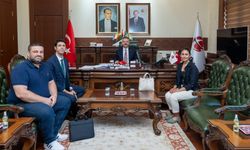 İşitme Engelliler Birliktelik Derneği’nden Vali Hüseyin Aksoy’a ziyaret