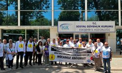 Büro Emekçileri Sendikası Eskişehir Şubesi SGK önünde taleplerini sıraladı: Çocuk bakımı sosyal devletin sorumluluğudur