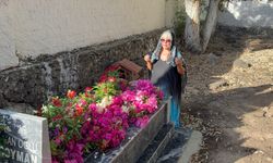 Safiye Soyman oğlunun kabrini ziyaret etti: "Yüzüm gülüyor ama içim yanıyor"