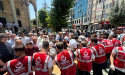 Eskişehir Alperen Ocakları’ndan vatandaşa aşure ikramı