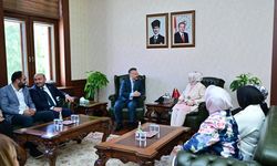 AK Parti Kadın Kolları heyetinden Vali Aksoy'a ziyaret