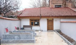 Eskişehir'de restore edilen türbe ziyaretçilerini bekliyor