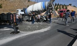 Eskişehir'de beton mikseri refüje devrildi: Ortalık savaş alanına döndü