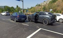 Komşuda kaza trafiği felç etti: 1 yaralı
