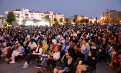 Eskişehir'de yüzlerce kişi Açık Hava Film Günleri'nde buluşuyor