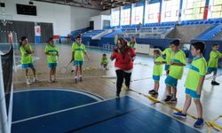 Odunpazarı'nda minikler badmintonla tanışıyor