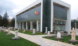 Eskişehir Eti Müzesi’nde muhafaza edilen Orhan Gazi’ye ait gümüş sikke ziyaretçilerle buluşacak