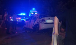 Eskişehir'de otomobil TIR'a çarptı: Ortalık savaş alanına döndü