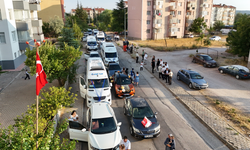 Eskişehir'de sünnet düğününe servis araçlı konvoy damga vurdu
