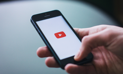 Artık Premium'a gerek yok! YouTube'da o özellik ücretsiz olacak