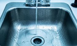 Lavabo sorunlarına elveda: Sadece bir bardak yeterli