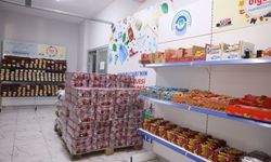 Eskişehir'de bu markette para geçmiyor! Bin 500 çift ayakkabı bağışlandı