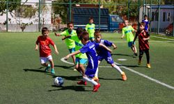 Eskişehir'de minikler için futbol turnuvası düzenledi