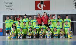 Odunpazarı’nda minik sporcular voleybol sahasında buluştu