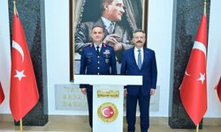 Hava Korgeneral Rafet Dalkıran Vali Aksoy ile makamında bir araya geldi