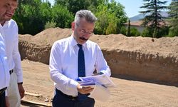 Vali Aksoy yapımına başlanan Hükümet Konağı inşaat alanını ziyaret etti