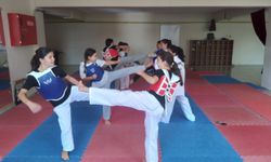 Çifteler'de taekwondo antrenmanları hız kesmeden devam ediyor
