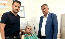Beyağaç Belediye Başkanı Pütün'den Eskişehir yangınında yaranan orman işçisine anlamlı ziyaret