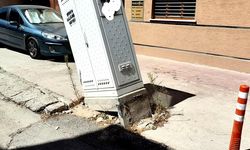 Şirintepe Mahallesi'ndeki hasarlı elektrik panosu tepki çekti