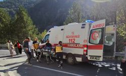 Komşuda yol çalışmasındaki işçiye otomobil çarptı