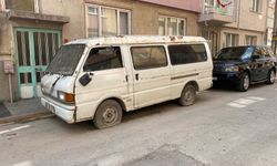 Eskişehir'de panelvan araç kaderine terk edildi