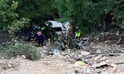 Komşuda uçuruma yuvarlanan araçtaki karı koca yaralandı
