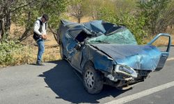 Komşuda takla atan otomobil kağıt gibi ezildi