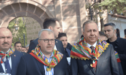 Bakan Yerlikaya, Eskişehir'in komşusunda türbe ziyareti gerçekleştirdi