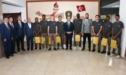 Cevat Ülger Fen ve Teknoloji Proje İmam Hatip Lisesi öğrencileri İl Millî Eğitim Müdürü Sinan Aydın’ı ziyaret etti