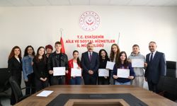 Eskişehir’de Çocuk Hakları İl Komitesi gençlerine veda töreni