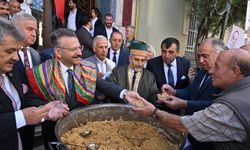 Vali Aksoy, Çarşı Camii'nde vatandaşlarla bir araya geldi
