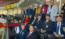 Vali Aksoy Gaziler ile Eskişehirspor maçında bir araya geldi