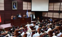 16 farklı ülkeden gelen gençler Ayşe Ünlüce'yle buluştu