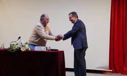 Yazar Yaver Zeytinoğlu Eskişehir'de okurlarıyla buluştu
